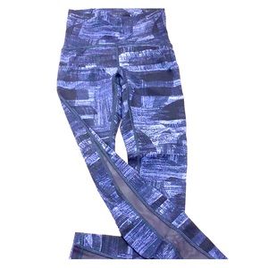Lululemon 7/8 length leggings w/ mesh on side leg